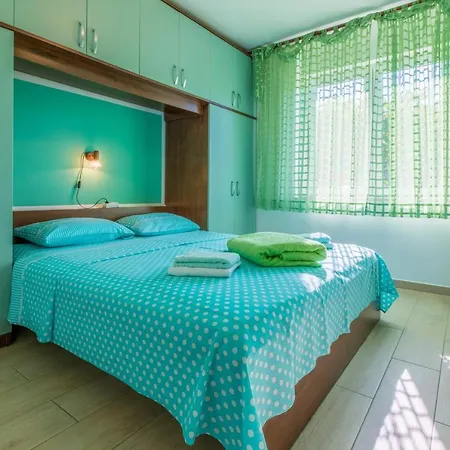 Apartment Mladenka Dramalj