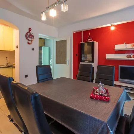 Apartment Mladenka
