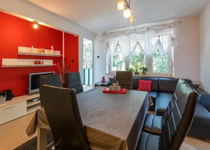 Mladenka Apartament *